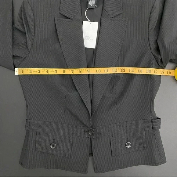 Victoria’s Secret Body by Victoria 90s Tailored Pinstripe Cropped Blazer Office - Picture 6 of 9
